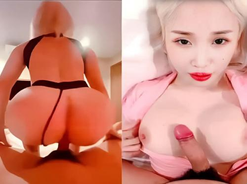 Lihat Duong Nguyet Cam yang sangat terangsang