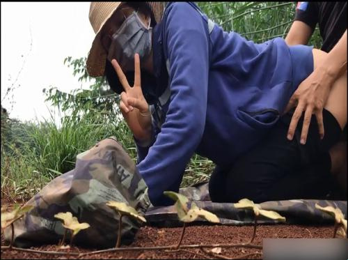 Đưa vợ lên rẫy doggy cho mát mẻ